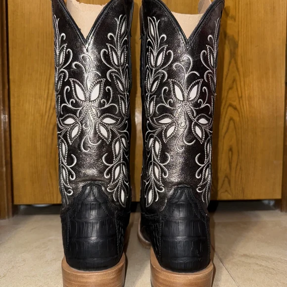Ariat Black Caiman Belly Western Cowboy Boots with Embroidered Design - Picture 5 of 12